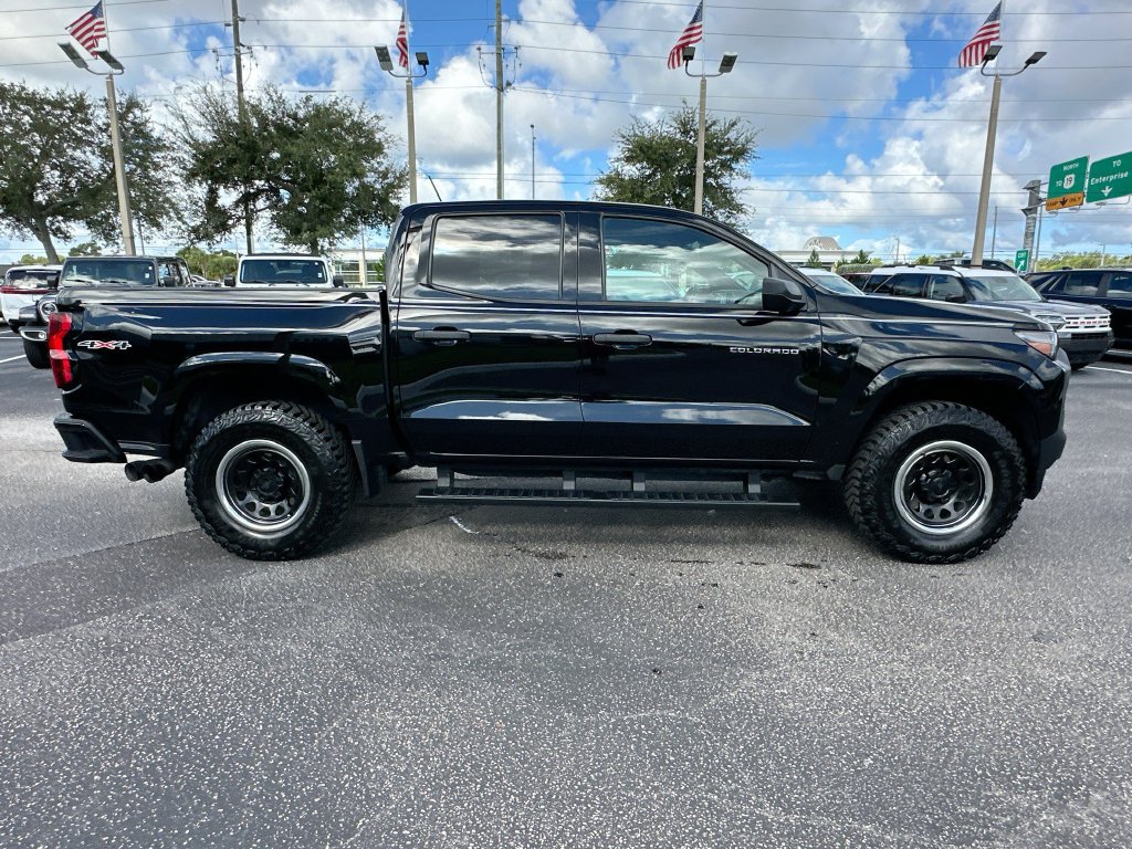 Used 2025 Chevrolet Colorado W/T w/ Advanced Trailering Package AWD/4WD image 4