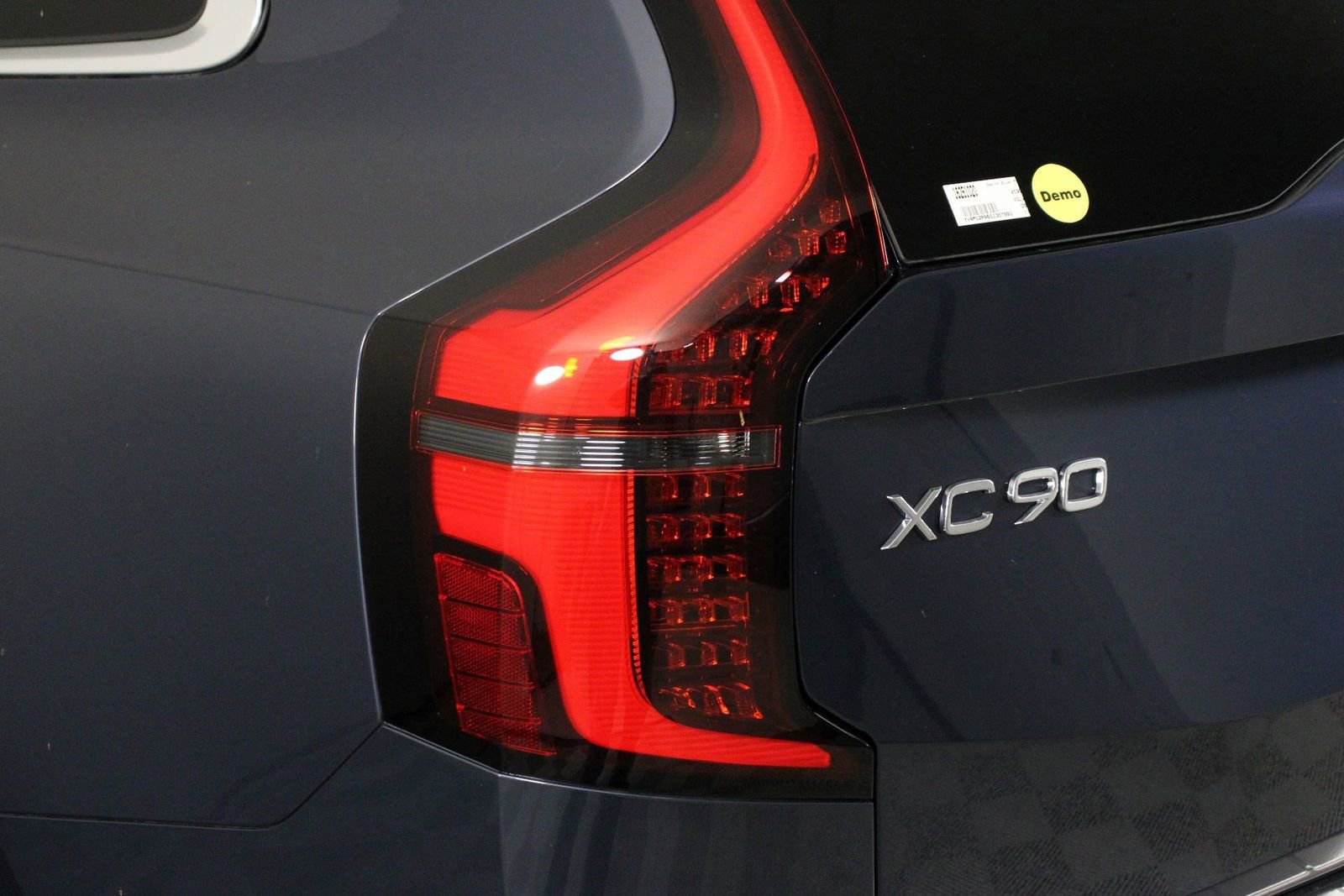 New 2025 Volvo XC90 B5 Core w/ Protection Package Premier image 15