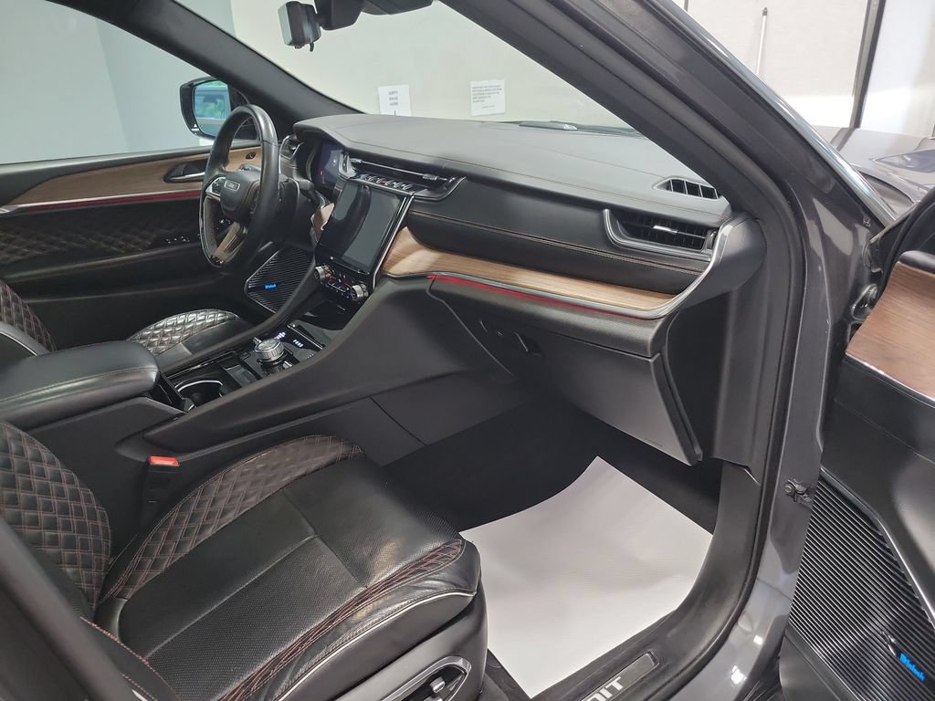 Certified 2022 Jeep Grand Cherokee Summit w/ Advanced Protech Group IV AWD/4WD image 24