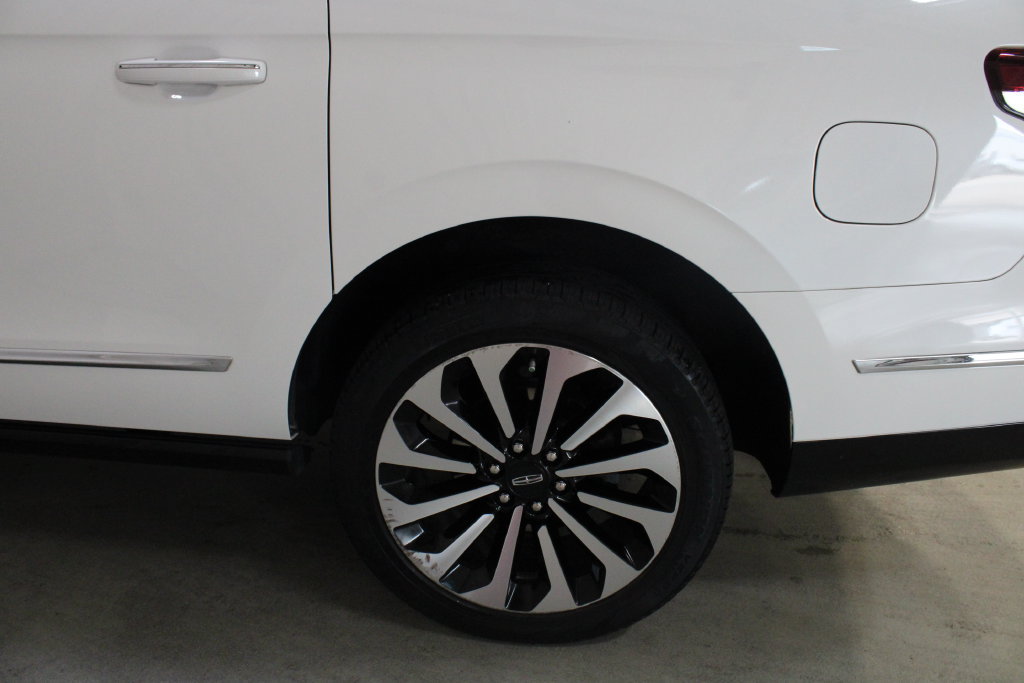 Used 2024 Lincoln Navigator L Reserve AWD/4WD image 29