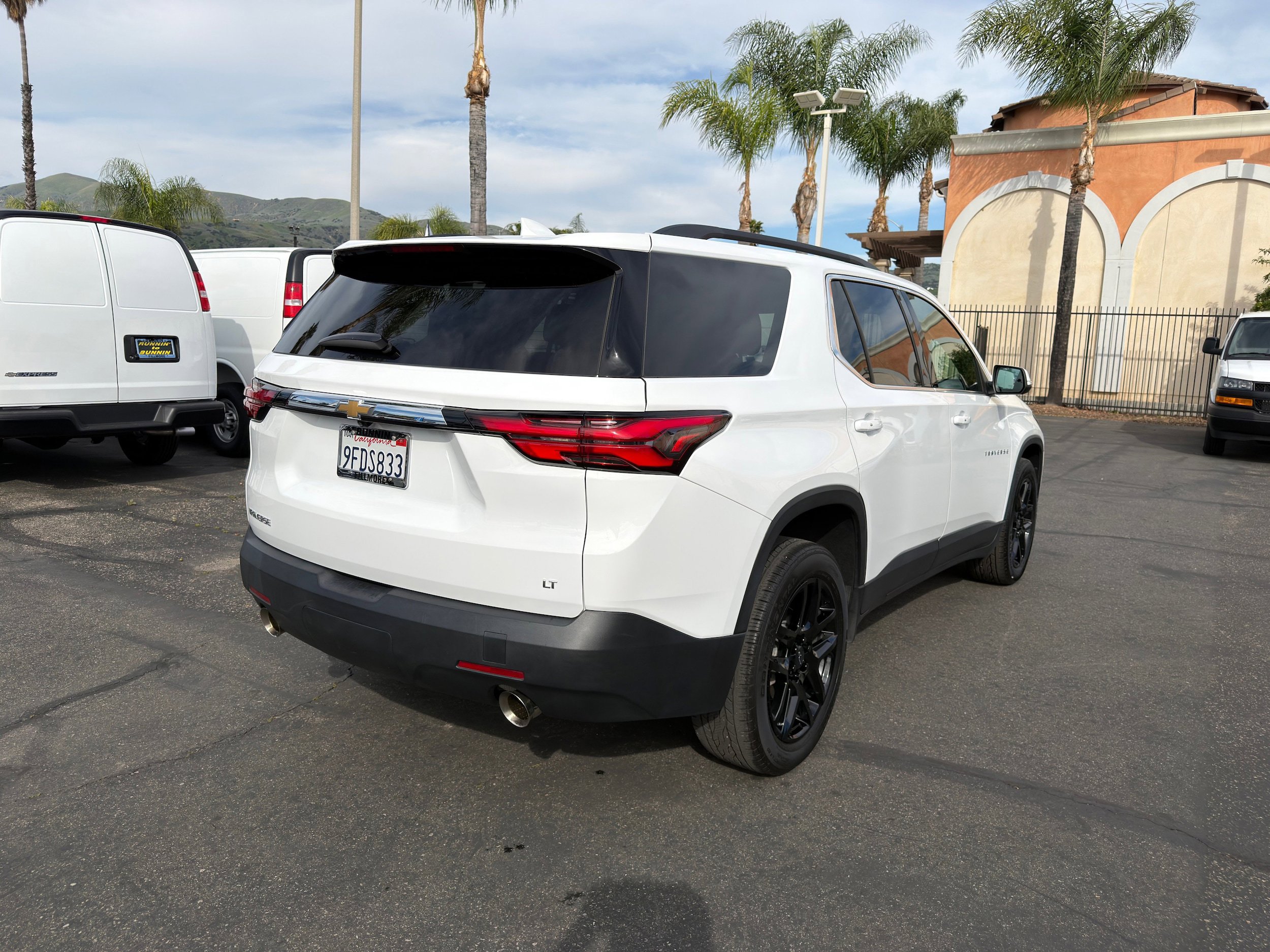 Used 2023 Chevrolet Traverse LT FWD image 5
