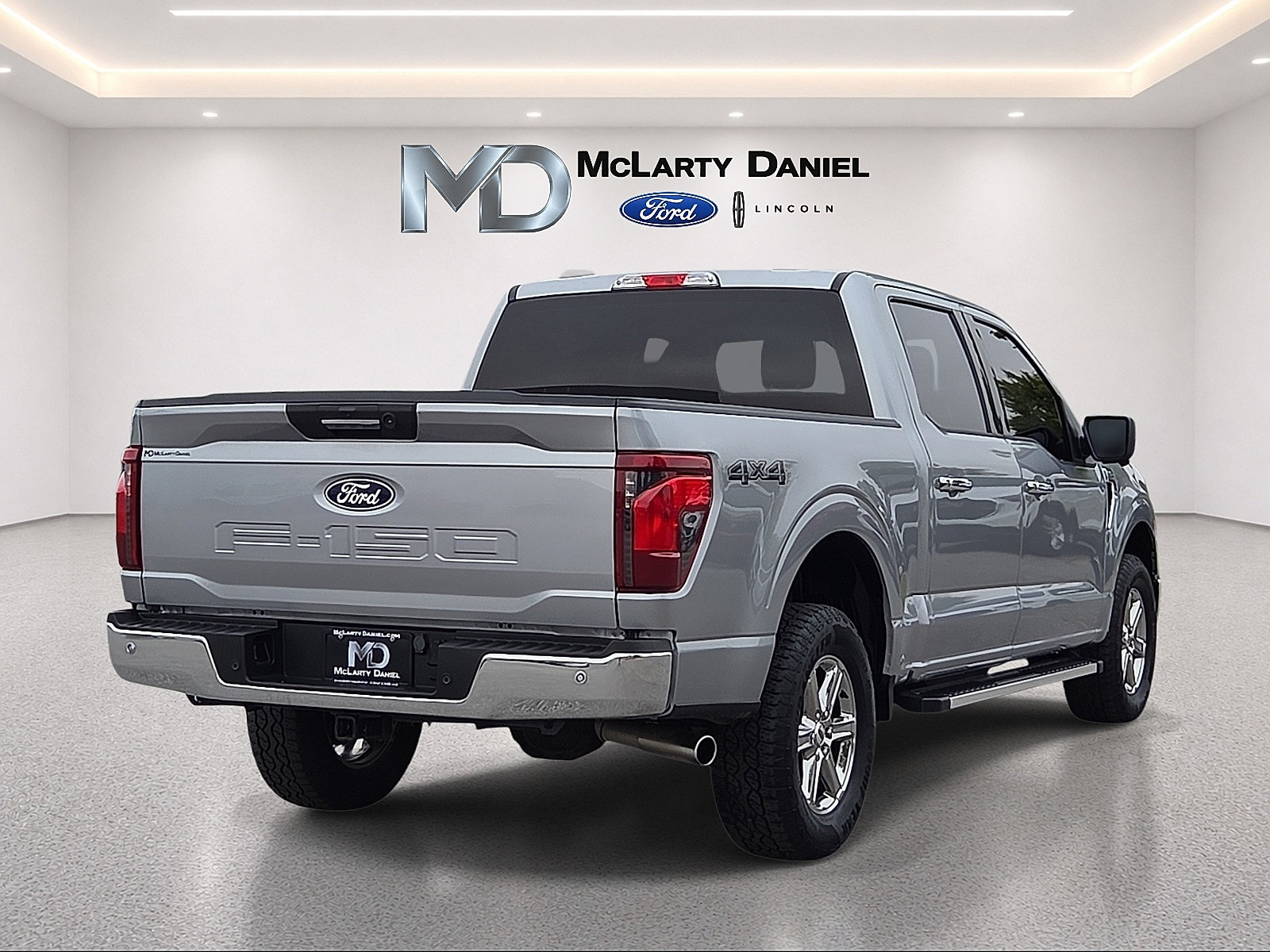 Certified 2024 Ford F150 XLT w/ Mobile Office Package AWD/4WD image 5