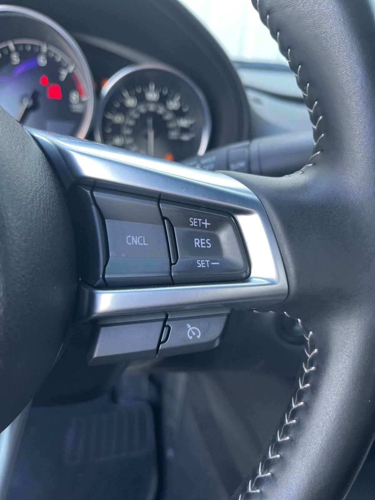 Used 2024 MAZDA MX-5 Miata Sport RWD image 18