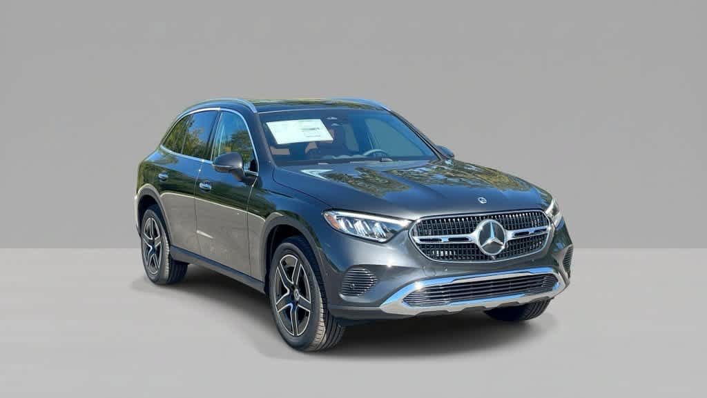 Used 2027 Mercedes-Benz GLC 300 4MATIC image 2