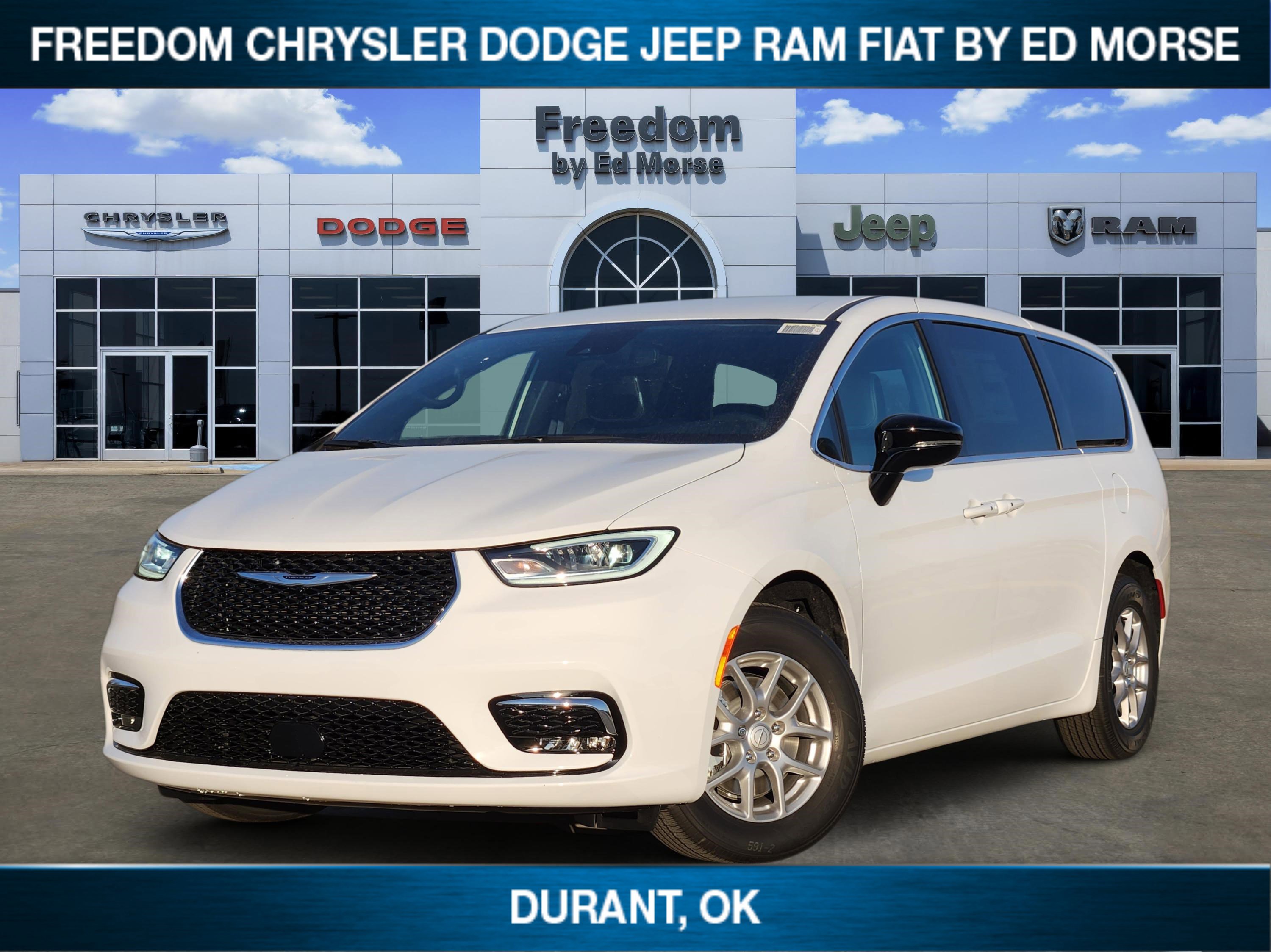 New 2026 Chrysler Pacifica Select