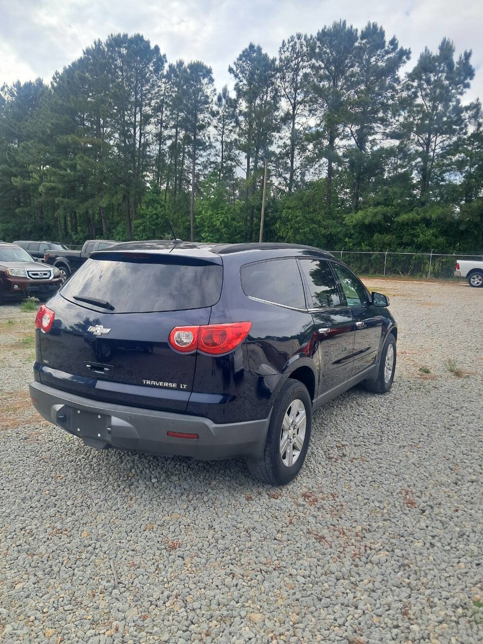 Used 2011 Chevrolet Traverse LT w/ Personal Connectivity Package AWD/4WD image 4