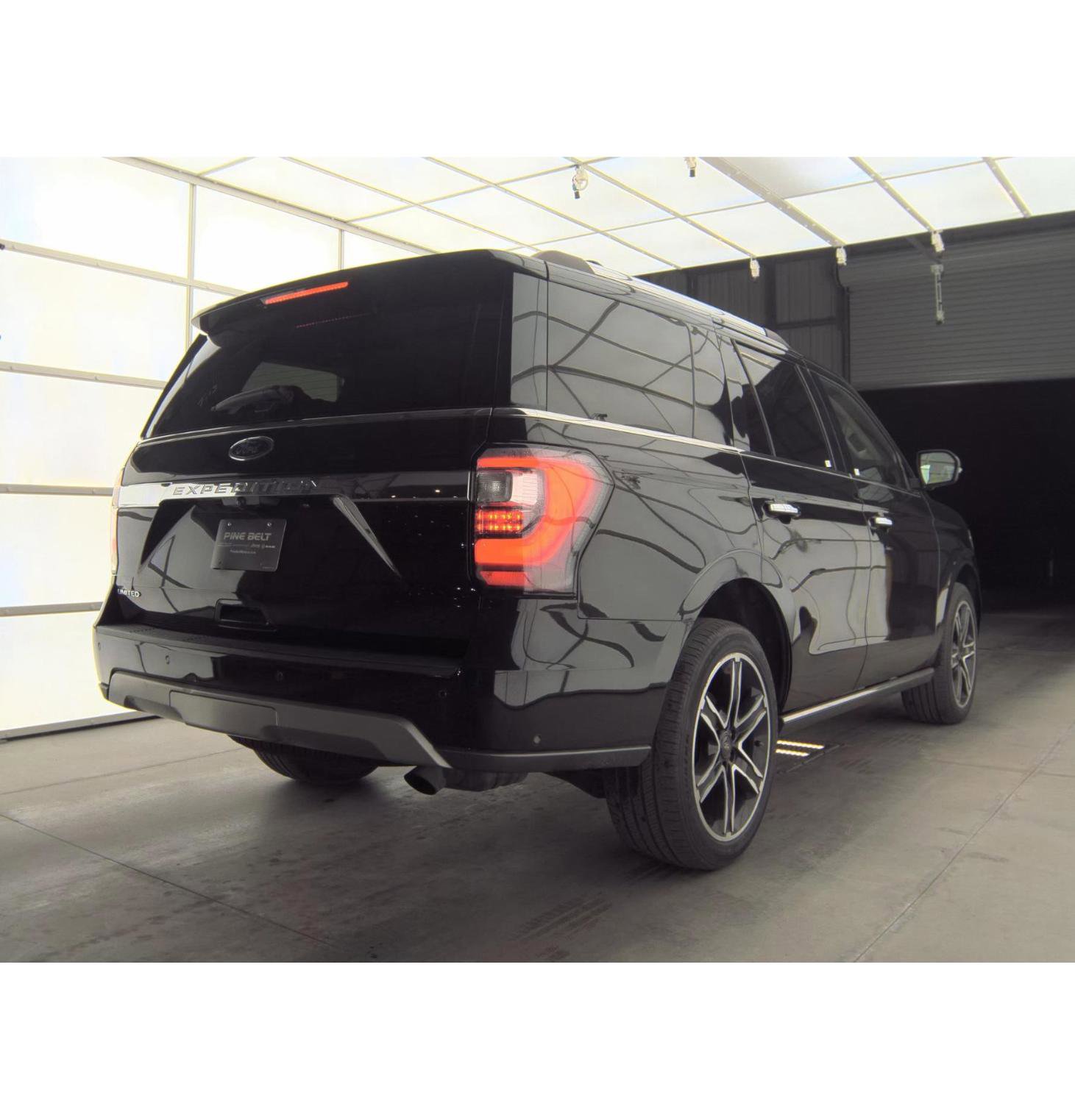 Used 2021 Ford Expedition Limited image 35