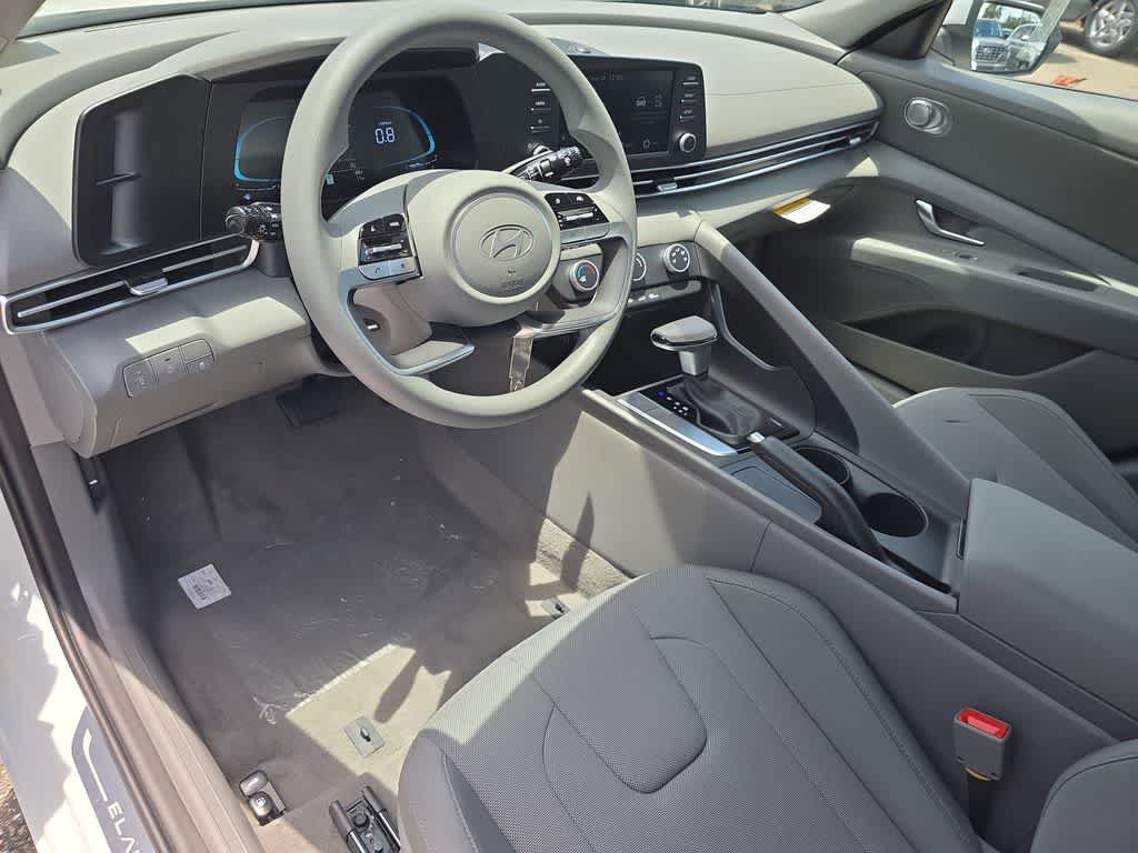 New 2026 Hyundai Elantra SE FWD image 15