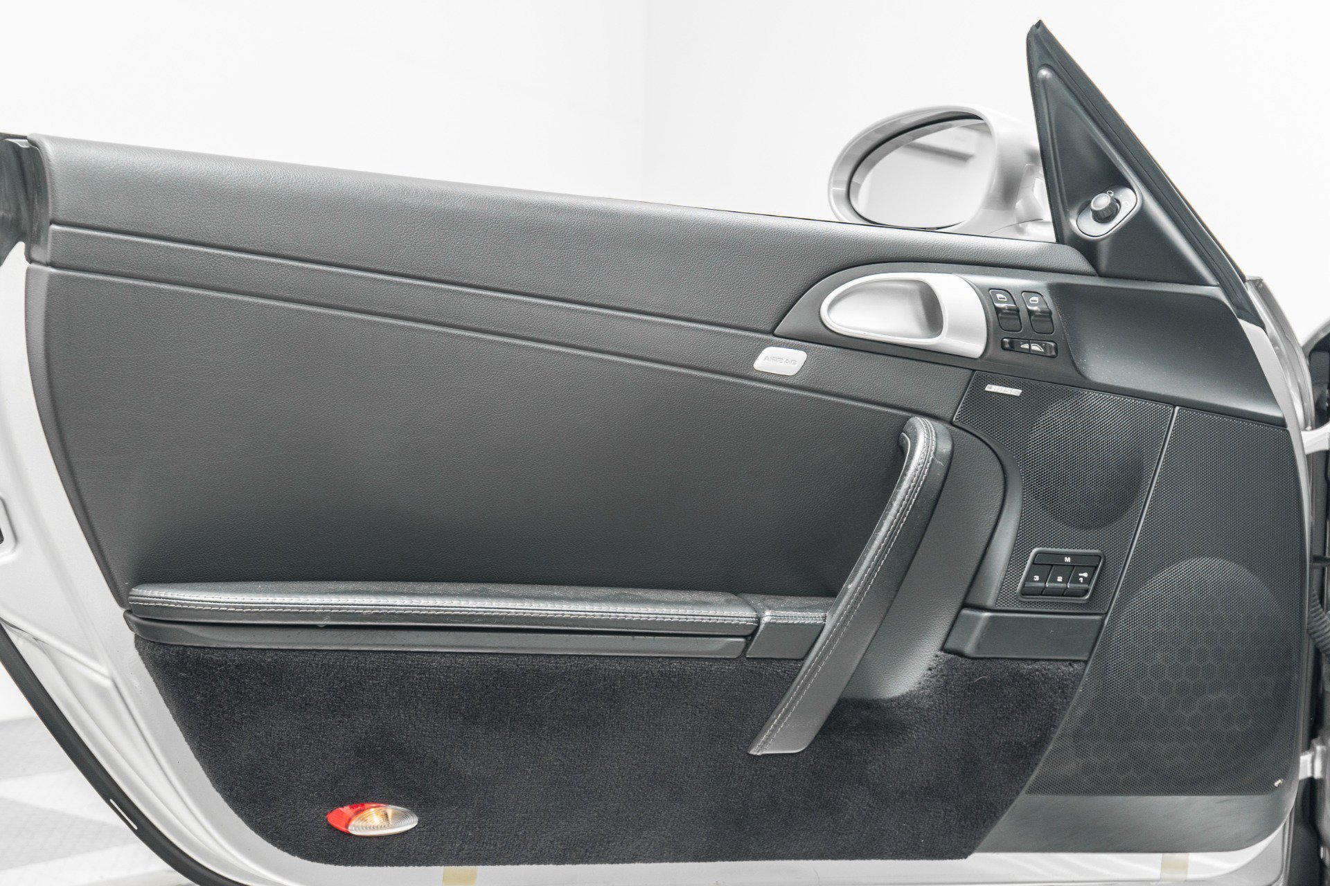 Used 2005 Porsche 911 Carrera RWD image 38