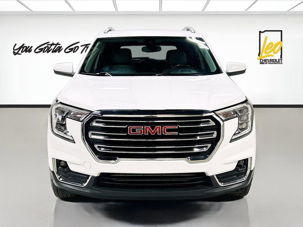 Used 2023 GMC Terrain SLT image 2