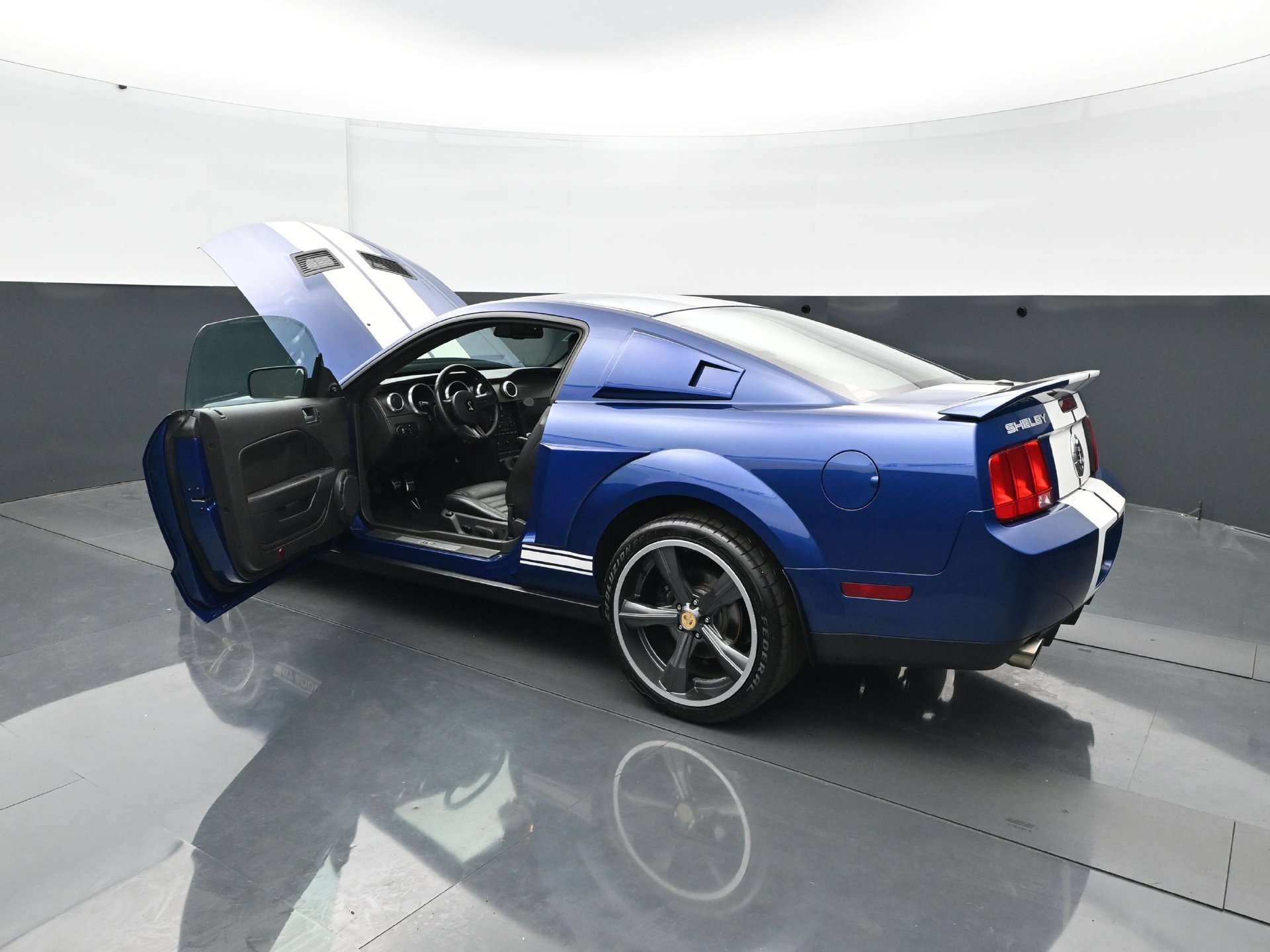 Used 2007 Ford Mustang Shelby GT500 RWD image 30