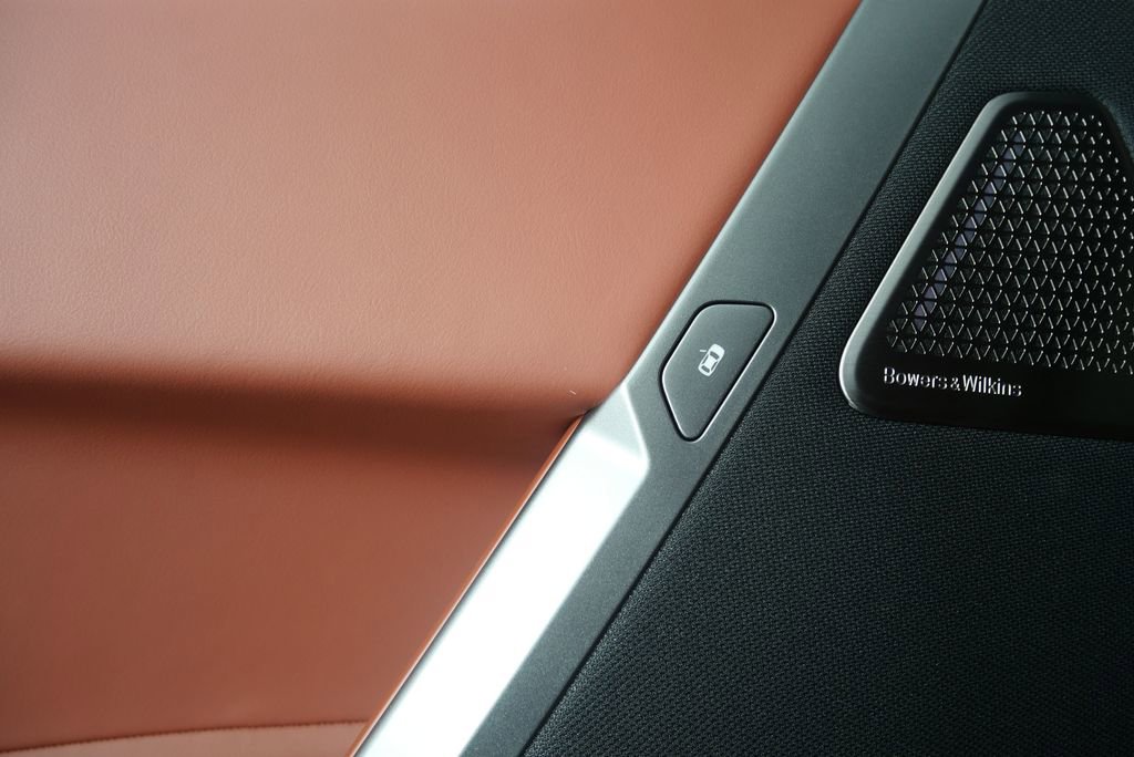 Used 2026 BMW iX xDrive60 w/ M Sport Package image 16