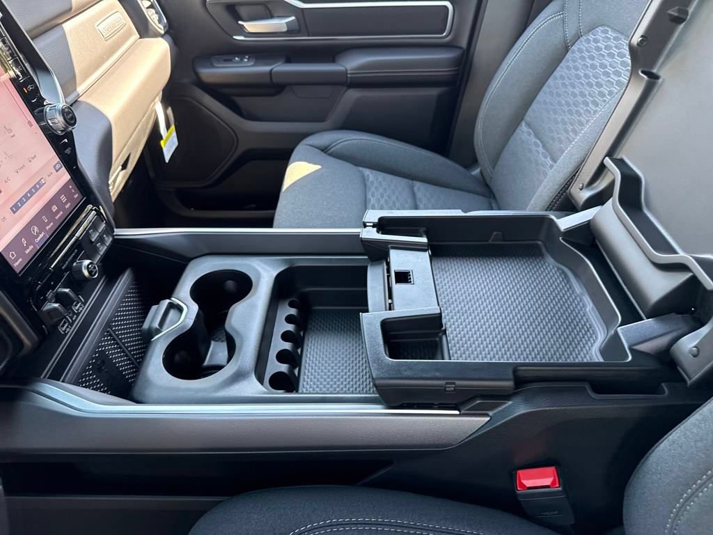 New 2025 RAM 1500 Big Horn AWD/4WD image 36
