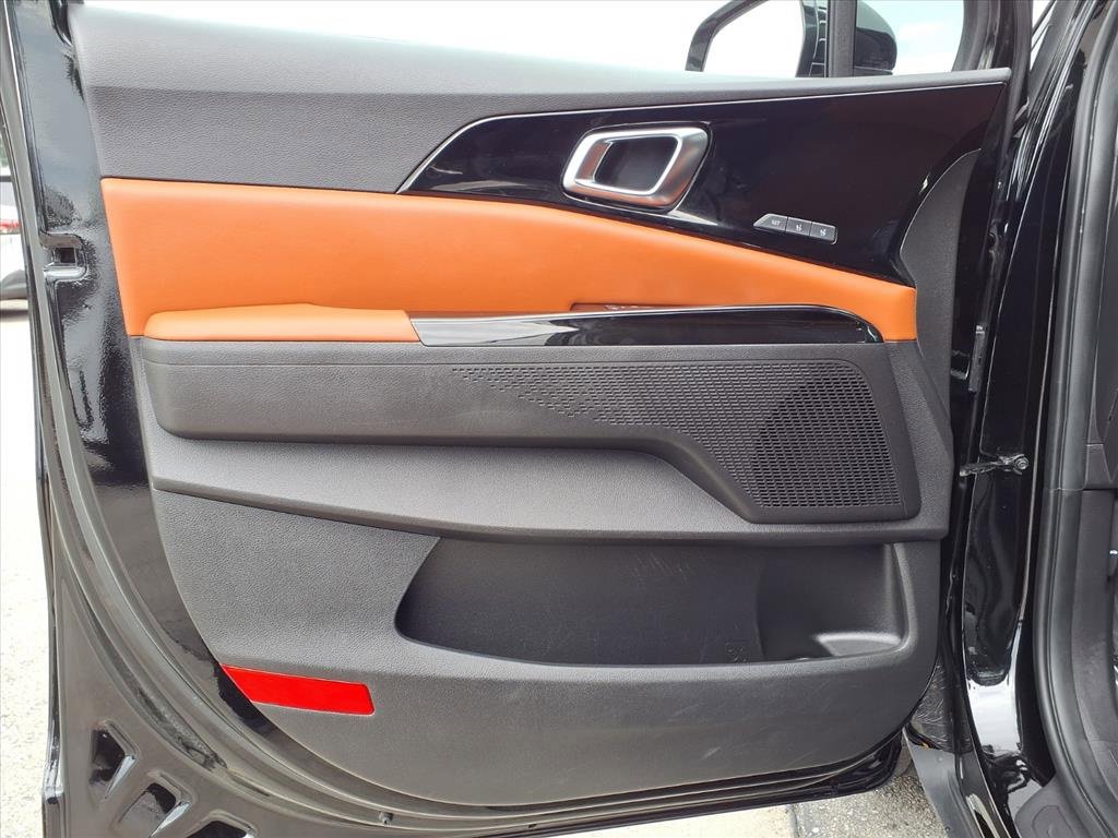 Certified 2024 Kia Carnival SX image 22