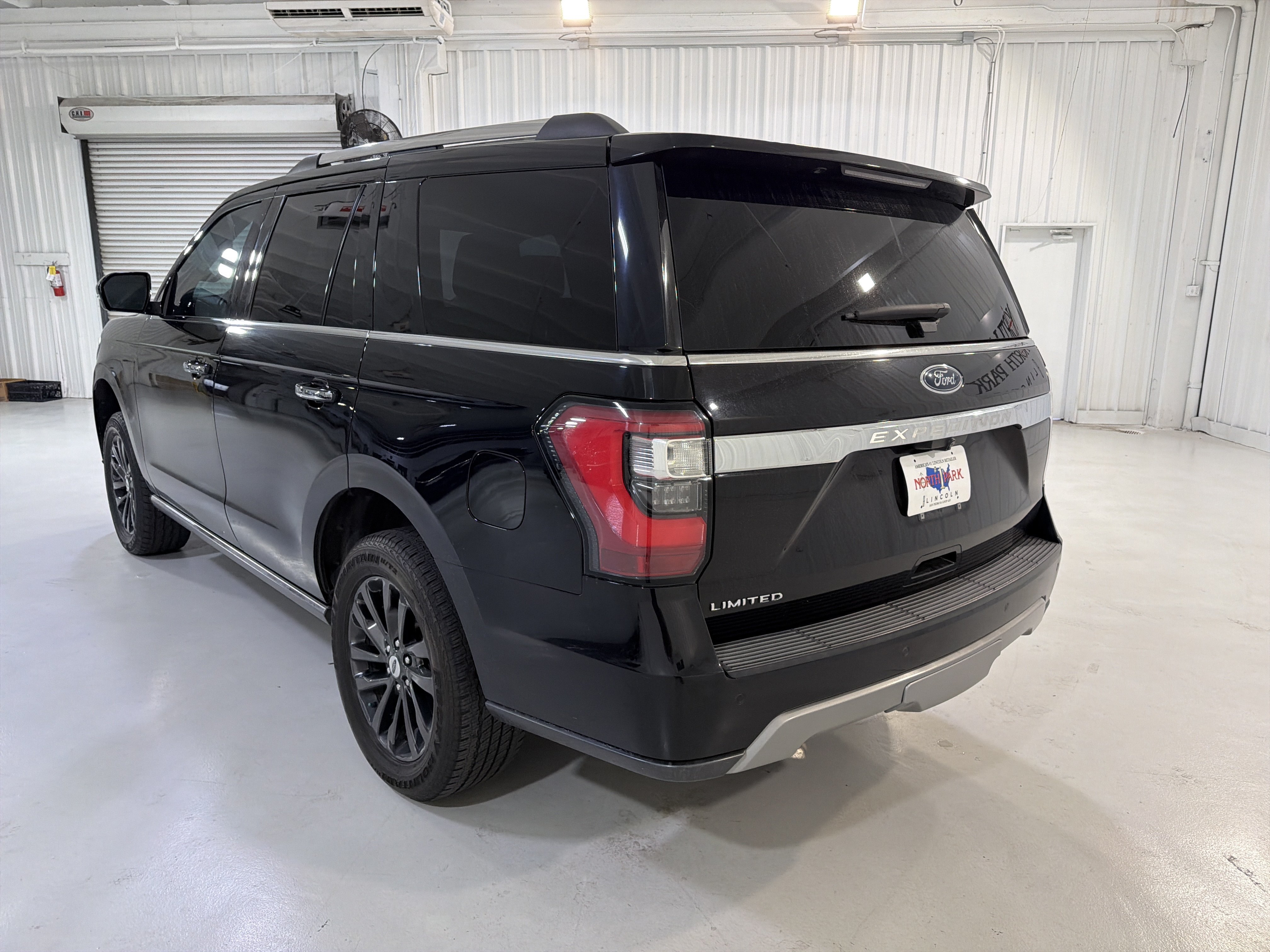 Used 2019 Ford Expedition Limited RWD image 3