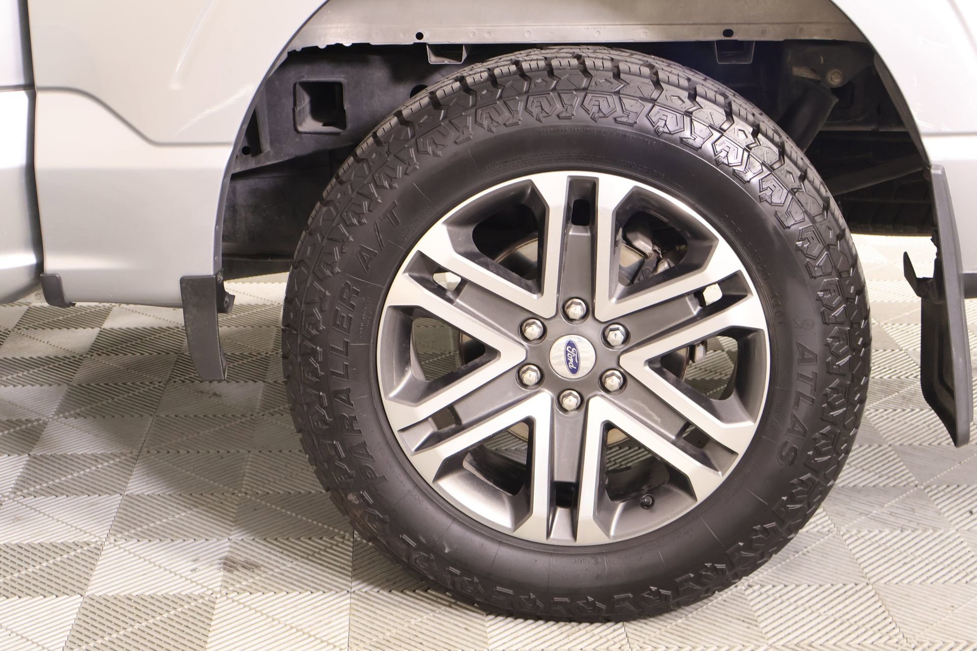Used 2021 Ford F150 XL w/ STX Appearance Package RWD image 17