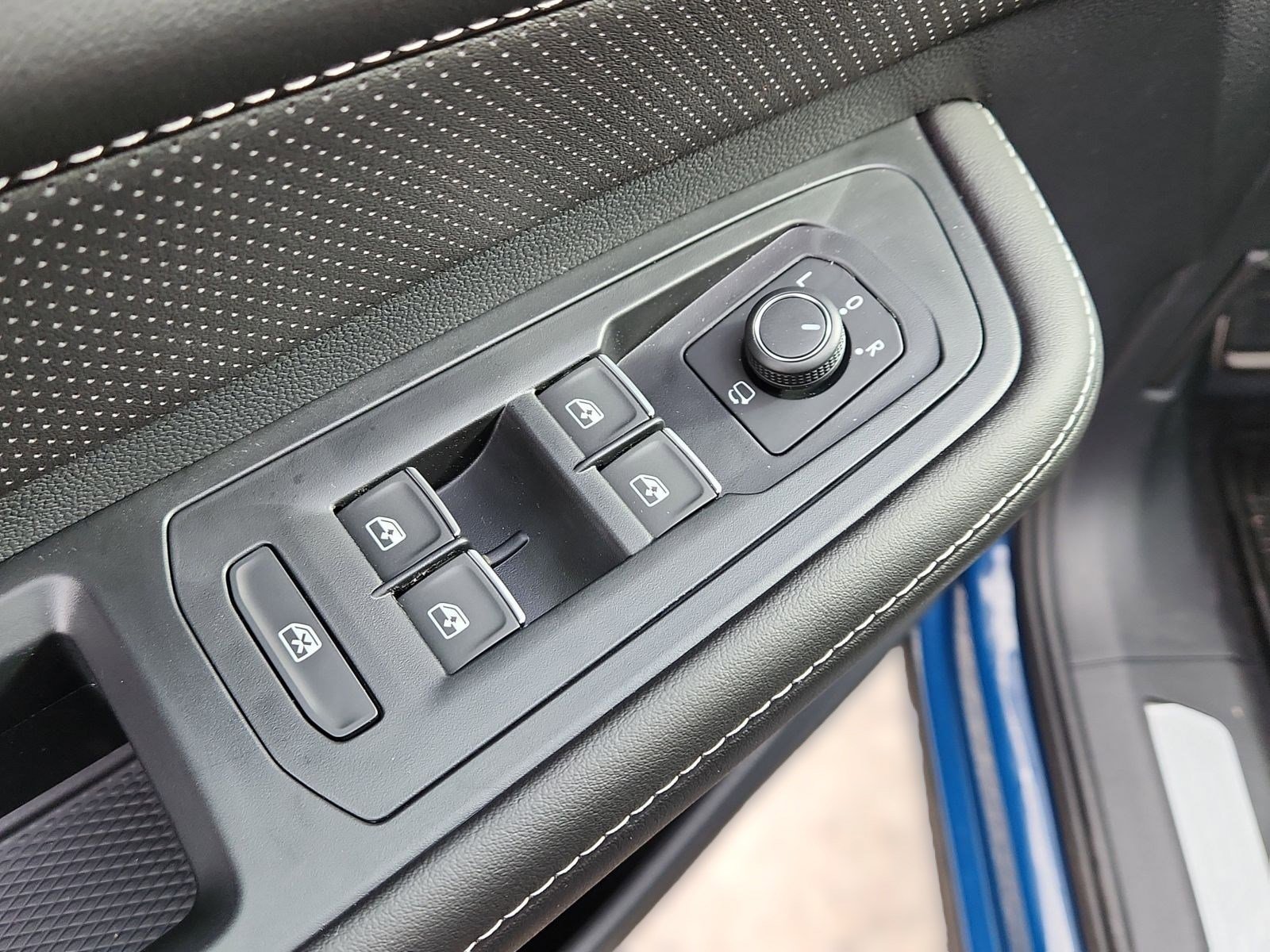 New 2026 Volkswagen Atlas SEL Premium R-Line image 7