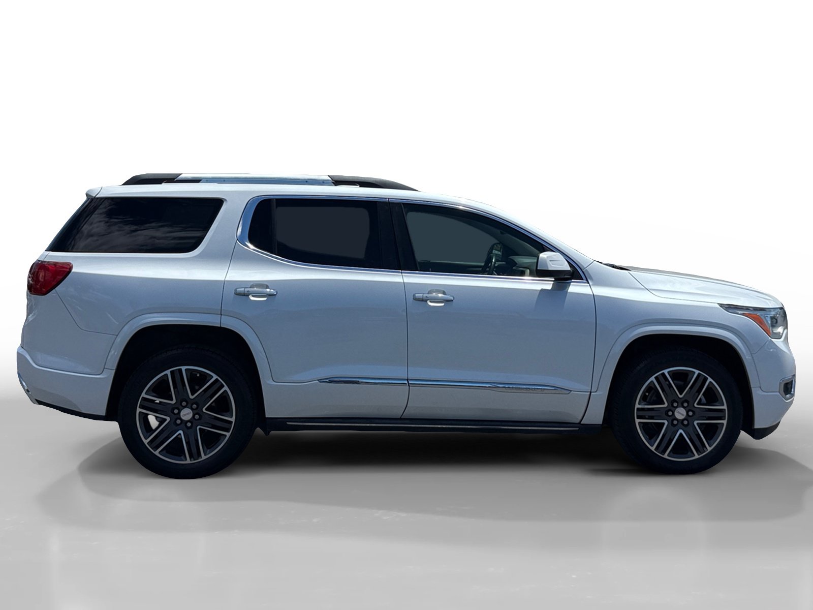 Used 2017 GMC Acadia Denali w/ Technology Package AWD/4WD image 6