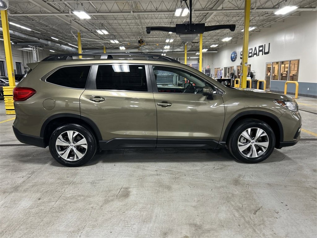 Certified 2022 Subaru Ascent Premium w/ Convenience Package image 9