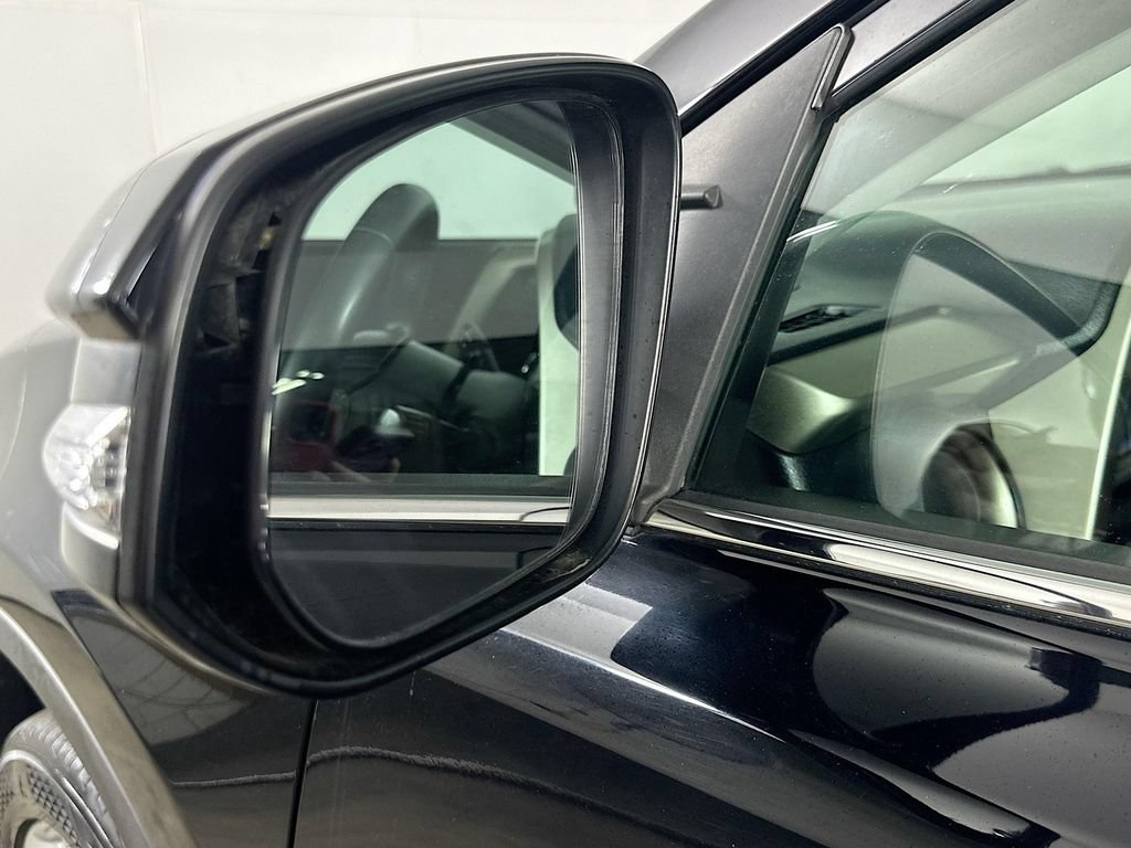Used 2015 Toyota RAV4 Limited FWD image 38