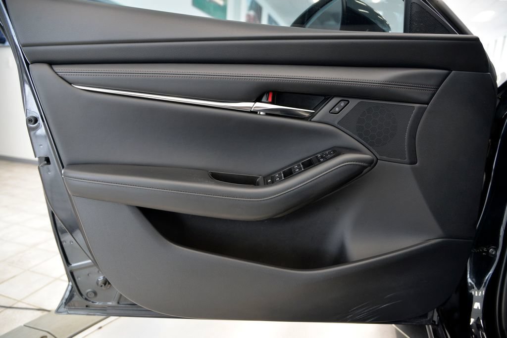 Used 2024 MAZDA MAZDA3 s FWD image 14