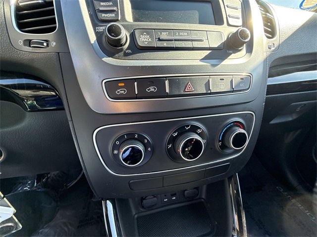 Used 2014 Kia Sorento LX image 17