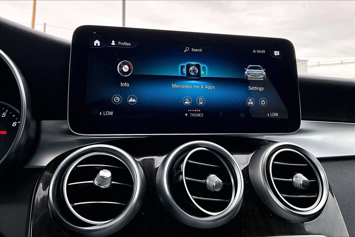 Used 2020 Mercedes-Benz GLC 300 4MATIC image 26