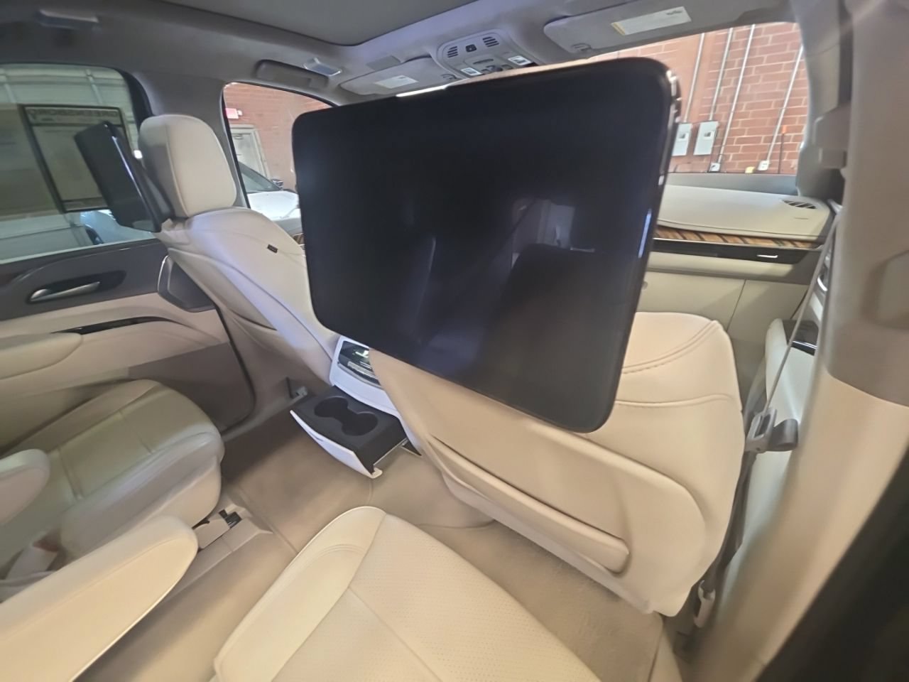 Used 2023 Cadillac Escalade Sport Platinum AWD/4WD image 18