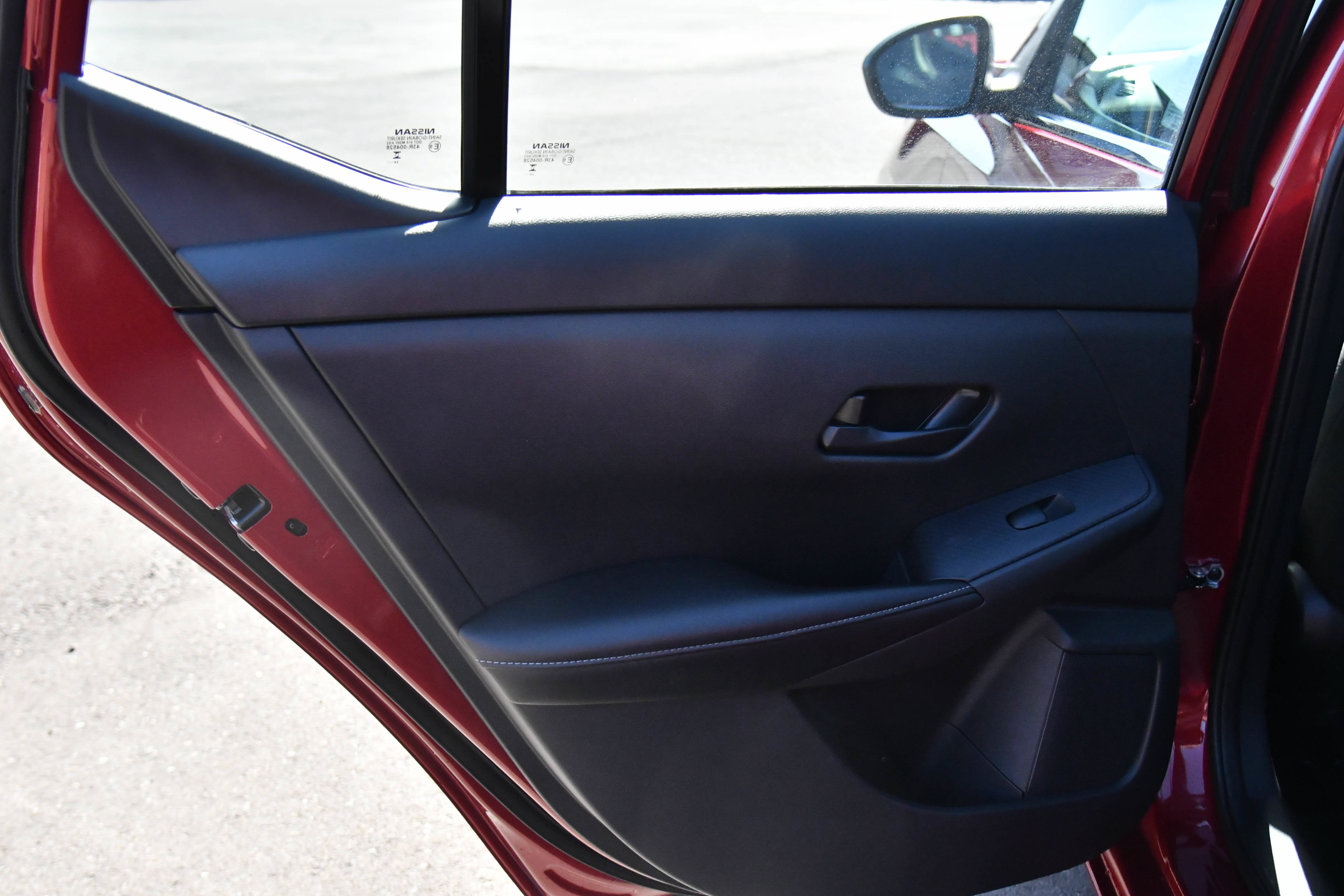 Used 2025 Nissan Sentra SV FWD image 30