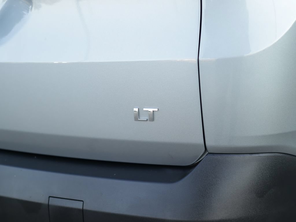 Used 2023 Chevrolet Traverse LT FWD image 37