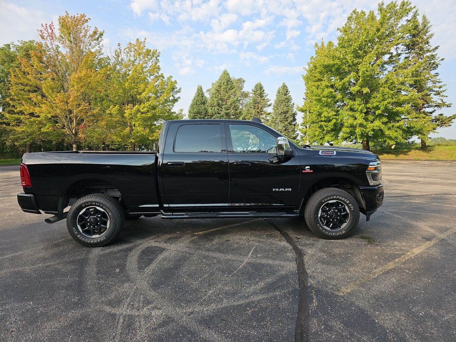Used 2025 RAM 2500 Laramie AWD/4WD image 7