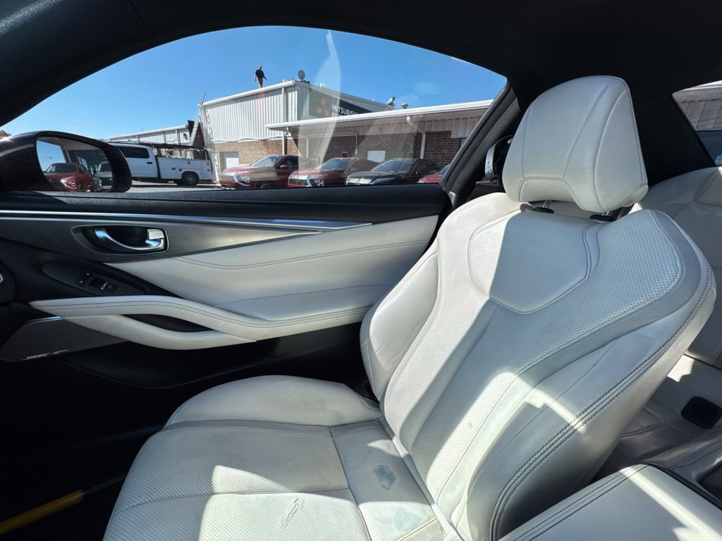 Used 2017 INFINITI Q60 3.0t w/ Premium Plus Package 3.0T RWD image 21