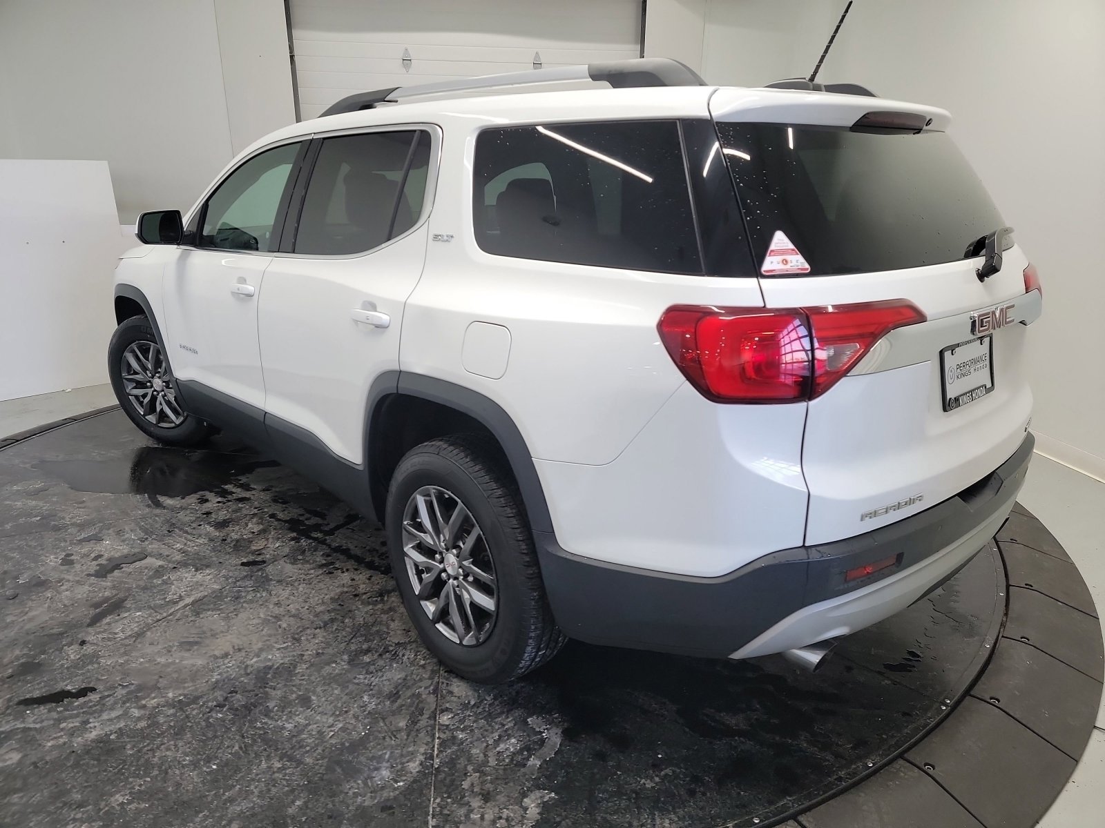 Used 2018 GMC Acadia SLT image 6