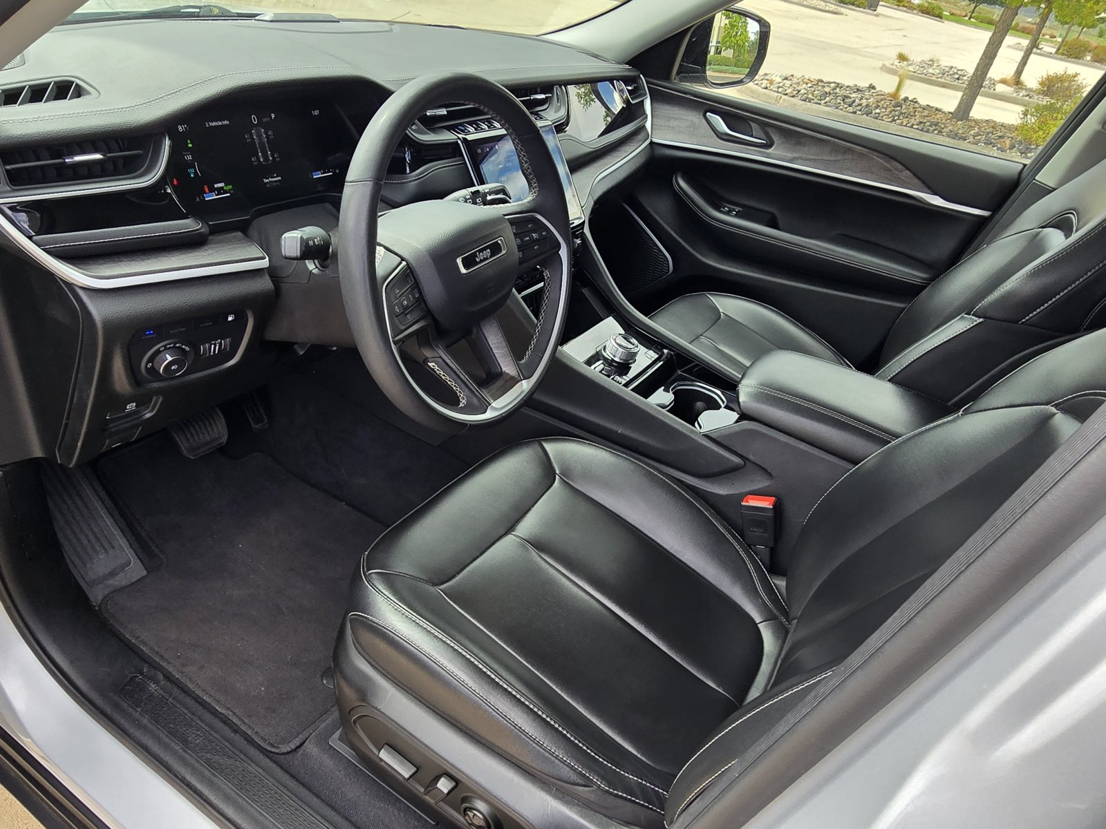 Used 2023 Jeep Grand Cherokee 4WD 4xe image 25