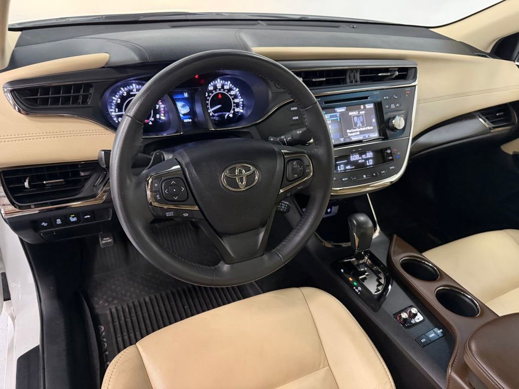 Used 2018 Toyota Avalon XLE Premium w/ All Weather Liner Package FWD image 11