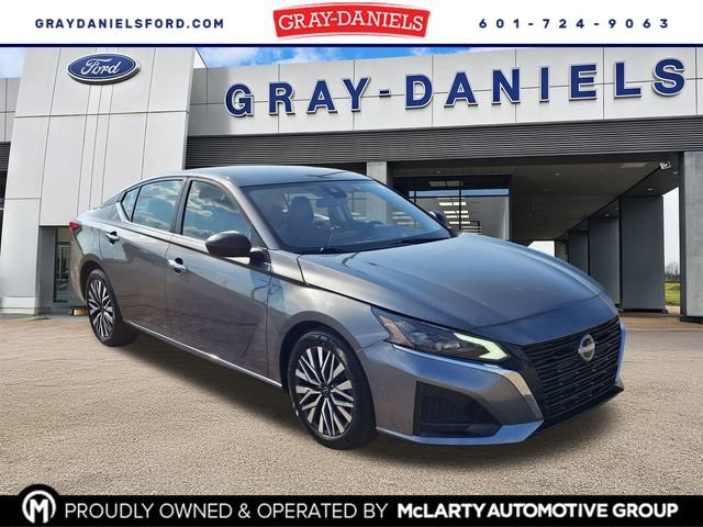 Used 2024 Nissan Altima 2.5 SV
