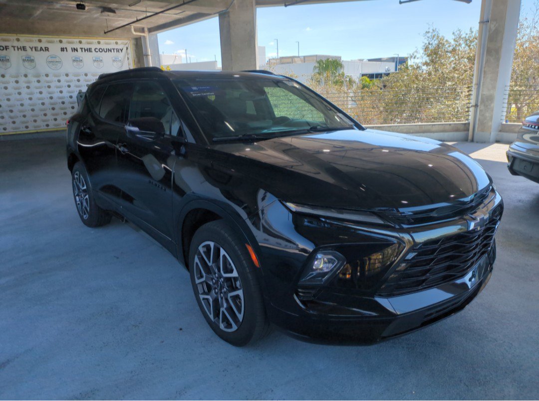 Used 2023 Chevrolet Blazer RS w/ Enhanced Convenience Package image 2