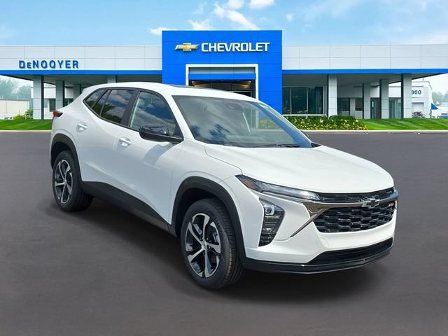 New 2026 Chevrolet Trax RS w/ Sunroof Package FWD image 4