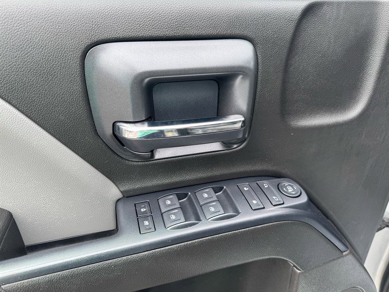 Used 2018 Chevrolet Silverado 1500 Custom w/ Custom Value Package AWD/4WD image 13
