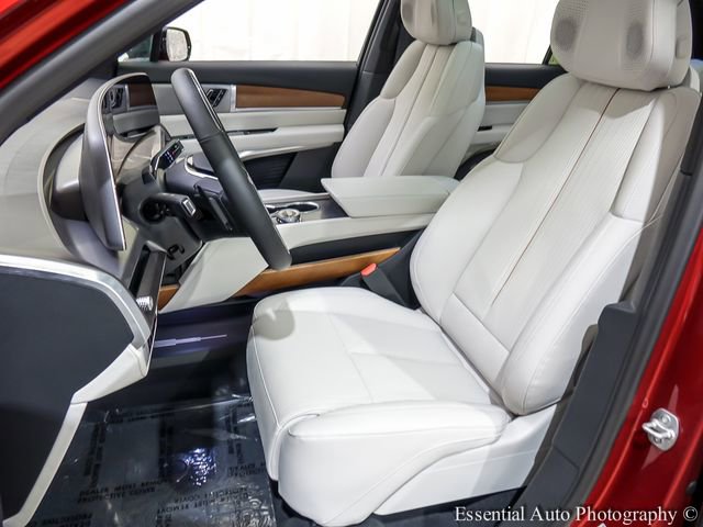 New 2026 Cadillac Vistiq Luxury w/ LPO, Floor Liner Package image 8