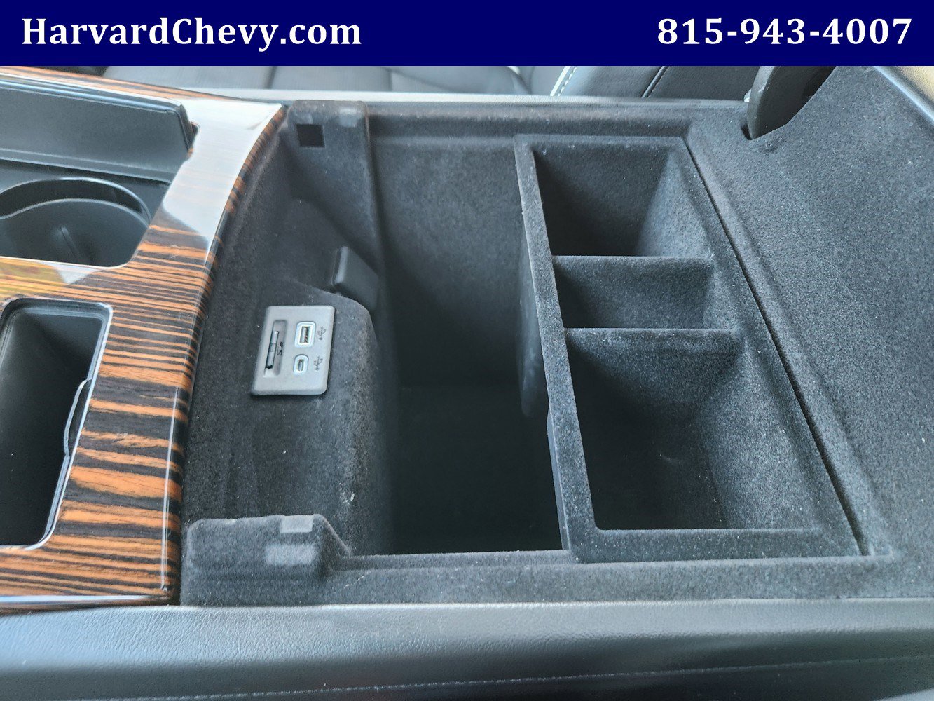 Used 2024 Cadillac Escalade ESV Premium Luxury w/ Performance Package image 13