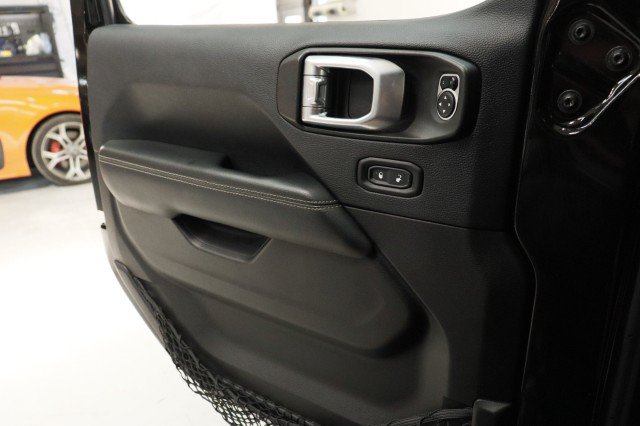 Used 2019 Jeep Wrangler Unlimited Sahara AWD/4WD image 19