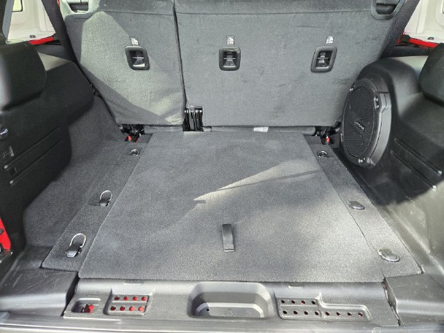 Used 2026 Jeep Wrangler Unlimited Sahara AWD/4WD image 41