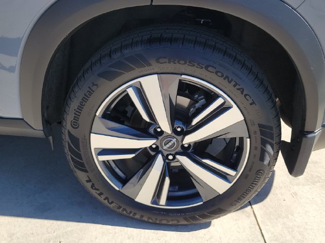 Used 2022 Nissan Rogue Platinum w/ Head-Up Display Package AWD/4WD image 13