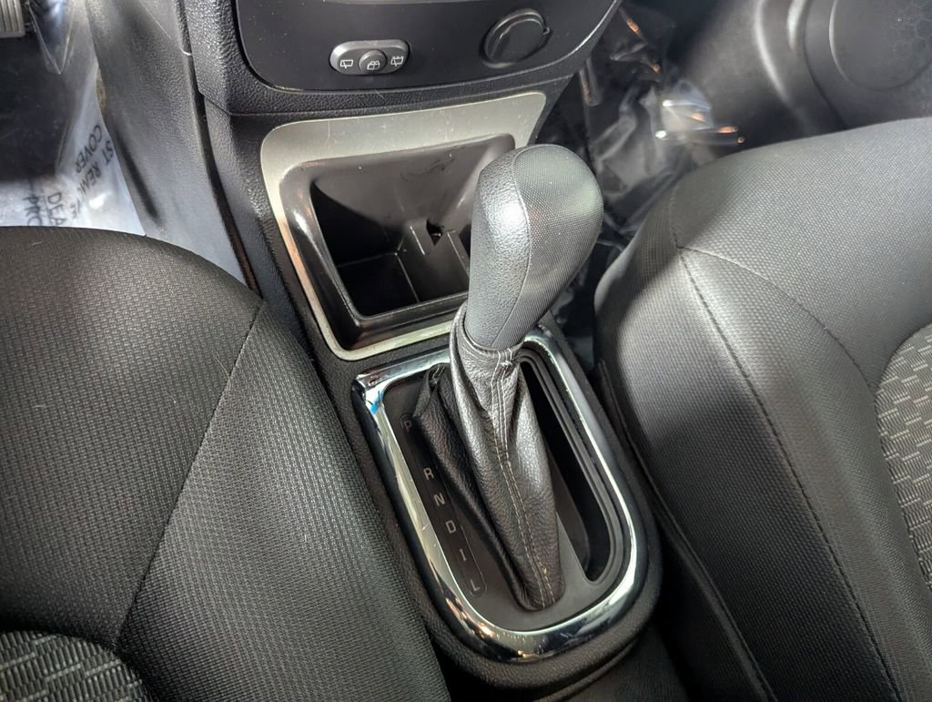 Used 2011 Chevrolet HHR LT FWD image 19