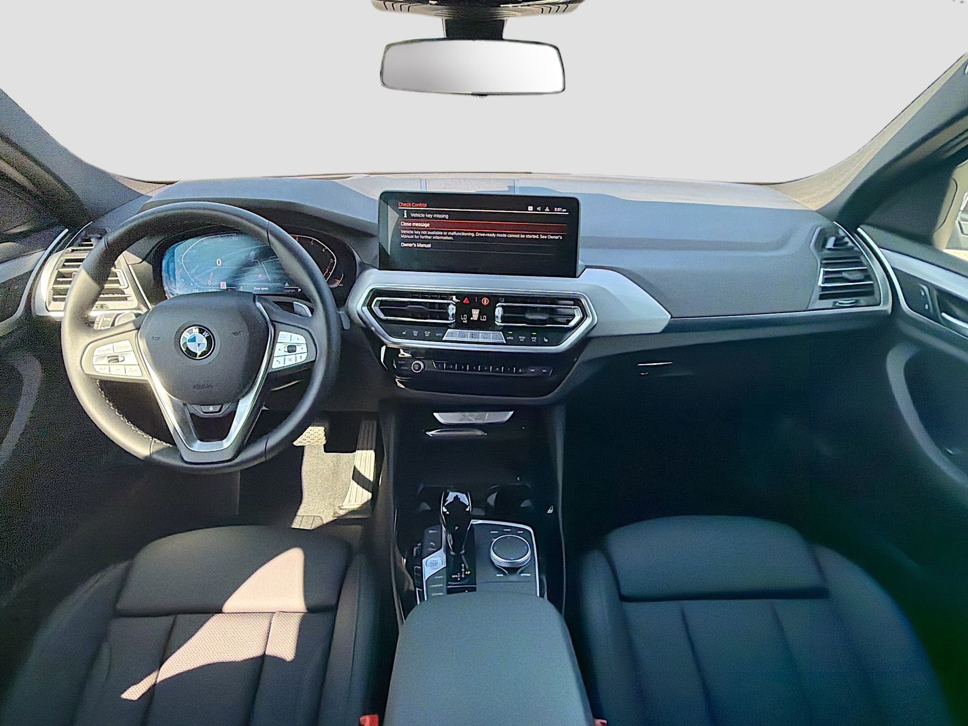 Certified 2025 BMW X4 xDrive30i w/ Premium Package image 17