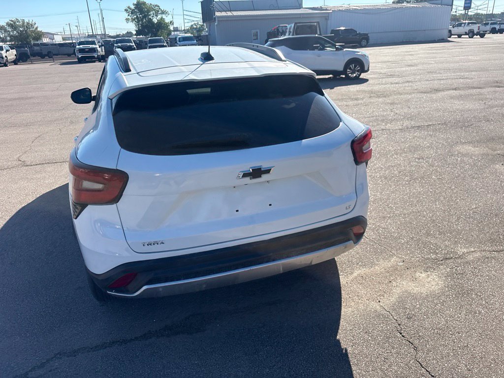 Used 2026 Chevrolet Trax LT FWD image 13