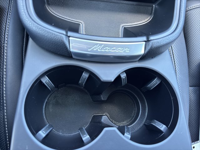 Used 2025 Porsche Macan AWD/4WD image 41