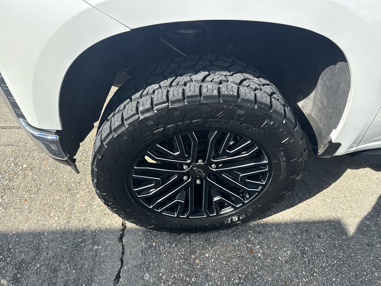 Used 2019 Chevrolet Silverado 1500 LT w/ Texas Edition image 14