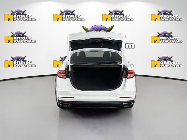 Used 2020 Ford Fusion SE AWD/4WD image 26